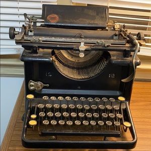 Vintage 1912 Remington Typewriter